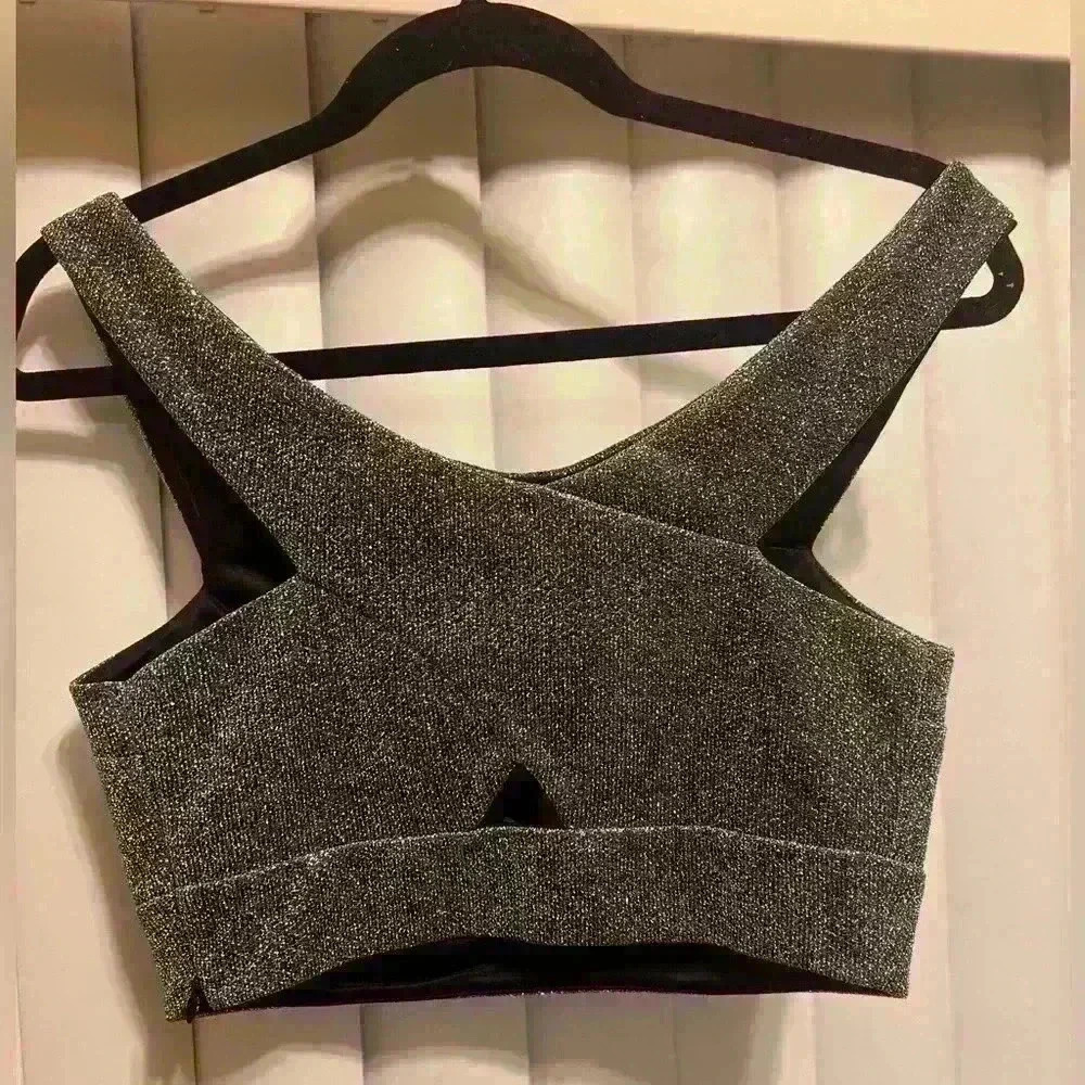 NWT Express Silver Metallic Criss Cross Cut-Out
Crop Тор S and Matching skirt 2 - Picture 4 of 11
